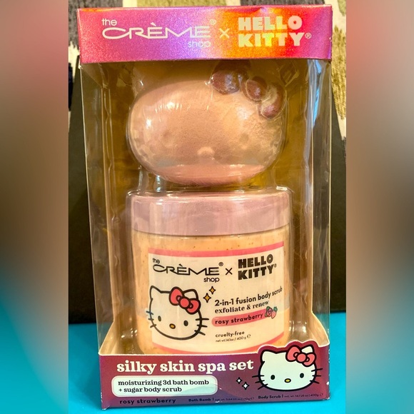 The Crème shop Other - The Crème shop Hello Kitty 3D bath bomb & sugar body scrub